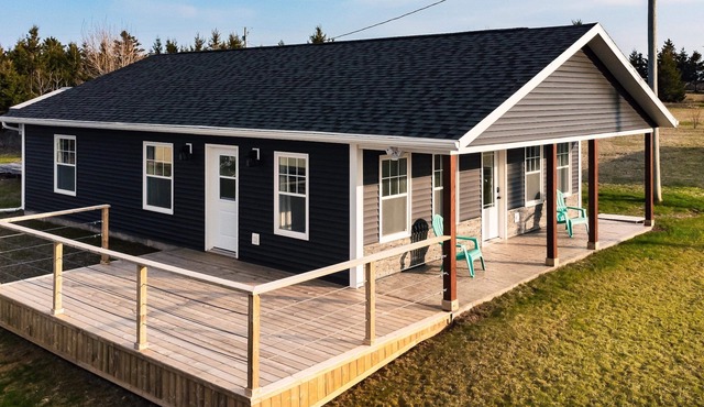 Beautiful Beach House, 3 Bedroom, 2 Bath, Bbq, & Firepit.