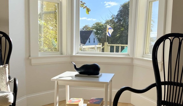Beautiful Beach House! Restored 1908 Victorian Spaciously Sleeps 8, 2 Full Baths