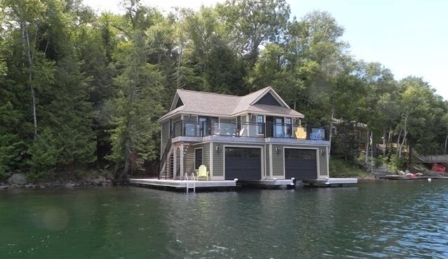 Beautiful Custom Built Muskoka Boathouse!