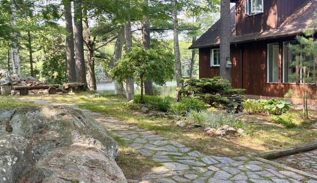 Beautiful family cottage on private lake in the heart of Muskoka