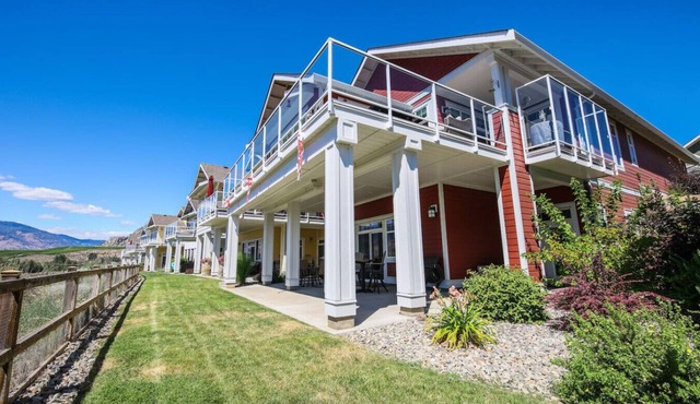 Beautiful Kismet View Cottage with golf cart 188