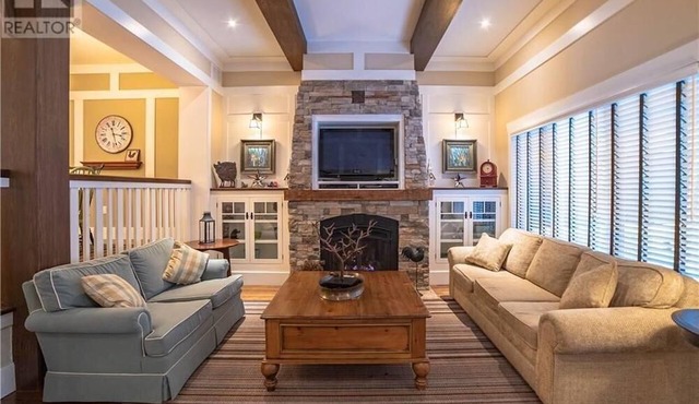 Beautiful Lake Front Cottage on Lake of Bays