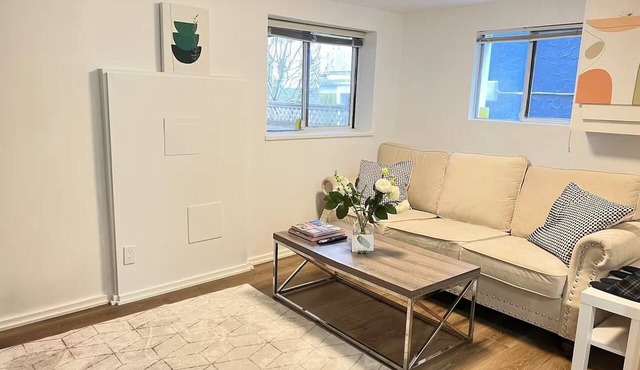 Beautiful Private Suite West Vancouver Ambleside