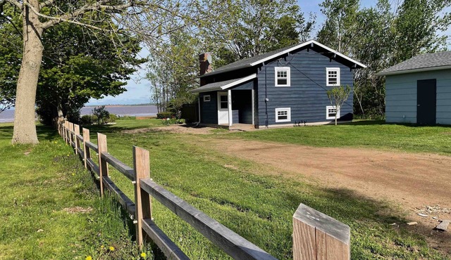Beautiful, private oceanfront cottage on the Bay of Fundy