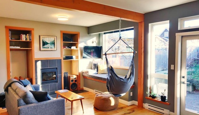 Beautiful relaxing modern 3 BR new home in Cumberland village - month rental