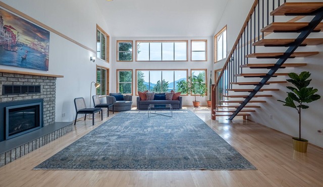 Beautiful Unique One of A Kind Glacier View Home