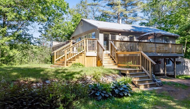 Beautifully maintained cottage in the heart of port carling
