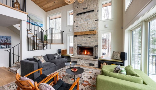 Beaver Valley Chalet w/Hot Tub, Sauna & Mountain Views – Sleeps 12