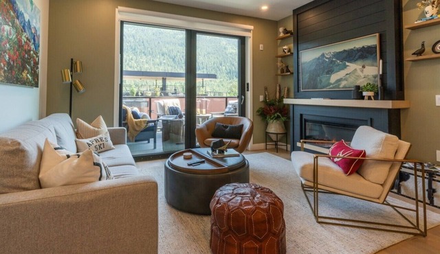 Big Hill Penthouse Chalet in Mackenzie Village