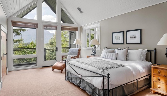 Blackcomb Hideaway 4 Bedroom Ski-In Chalet
