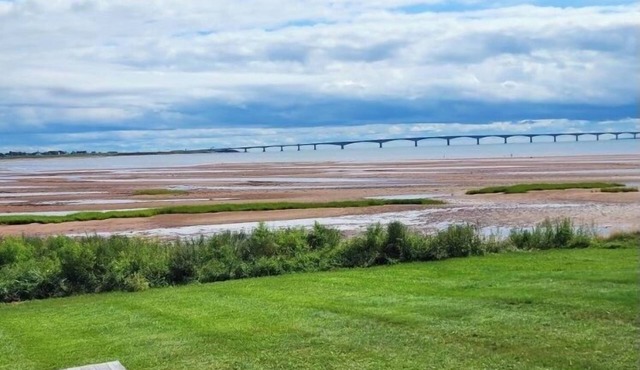 "Blue Suede View" cottage overlooking the Northumberland Strait