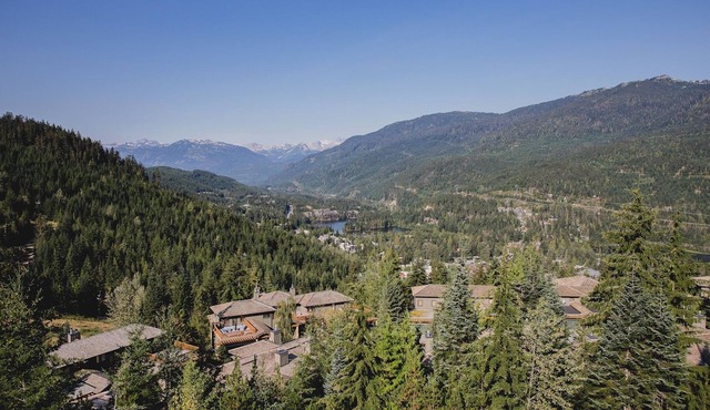 BLUFFS 6 | 3 Bed 2 Bath Townhouse | Ski-In/Out | Breathtaking Views | Hot Tub