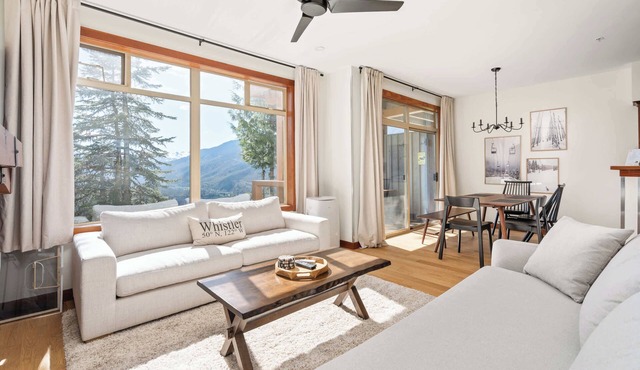 Bluffs - Luxury 2 Bed Ski in Ski out - Views!