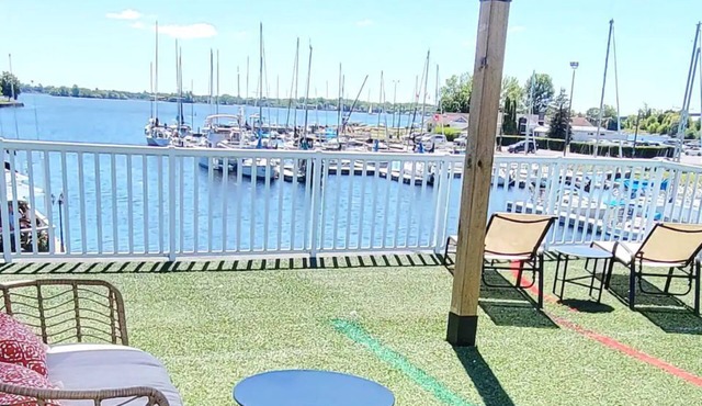 BOATHOUSE LOFT - Loft with million dollar views!