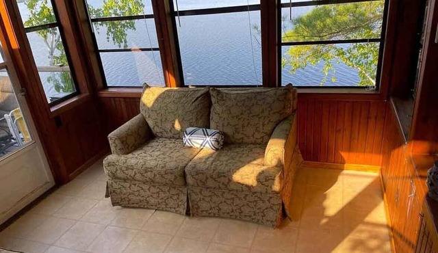 Bon Echo Escape - Four Bedroom Cottage, Sleeps 10