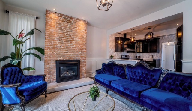 Boutique Home By The Falls