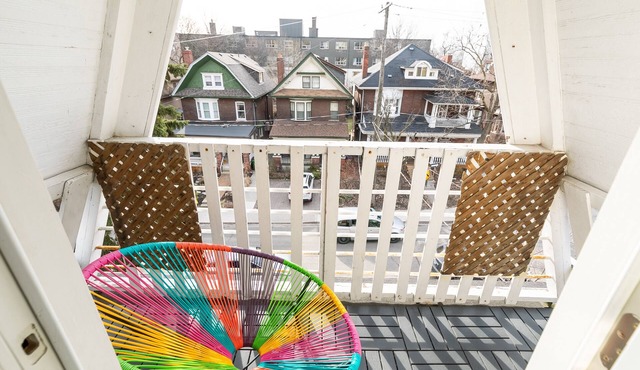 Boutique Penthouse Designer 1 BR Suite w/2 Balconies in Downtown Toronto