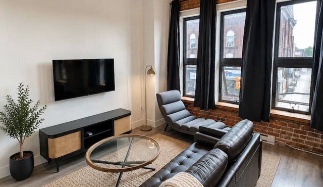 Boutique Suite in Historic Downtown Renfrew
