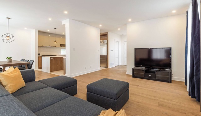 Brand new 4 bedroom spacious home with luxury kitchen. 30 min from Montreal.