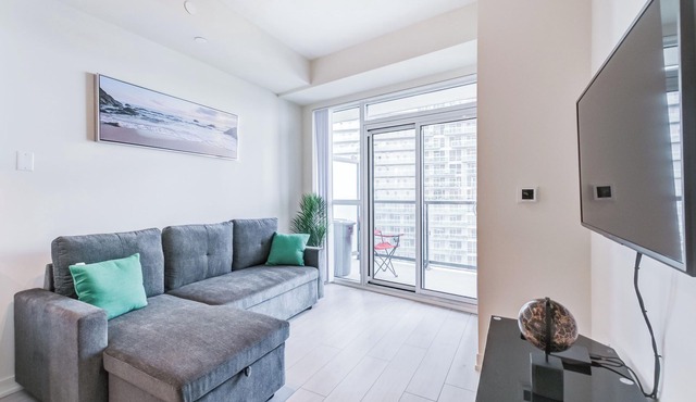 Brand New, 2 Beds Toronto Apt