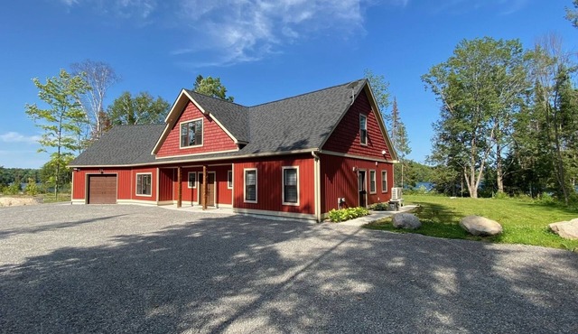Brand New Luxury Cottage on Deer Lake near South River/Parry Sound District