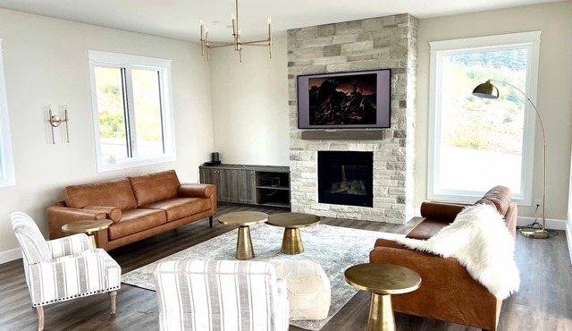 BRAND NEW, oversized, Ski-in/Ski-out out luxury in Silver Star Mountain Resort.