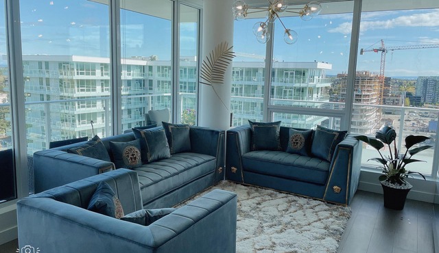 💖BrandNew The Paramount Penthouse furnished with Versace furniture light & love💖