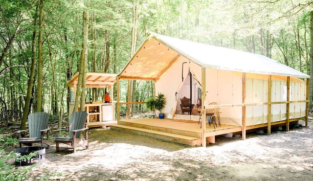 Breathtaking Equipped Safari Tent with Spectacular Design in Ontario