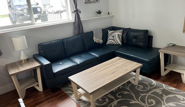 Bright and Cozy 2BR Central Condo W/D Parking