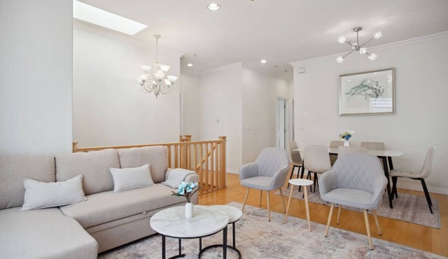 Bright & Comfy 3BR Home | Ideal for Families in Vancouver