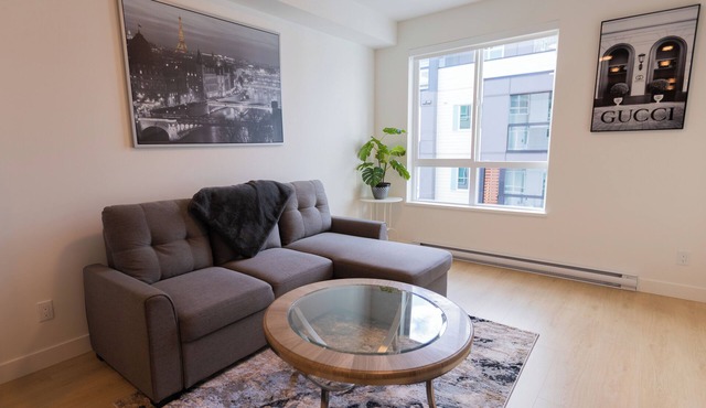 Bright & Cozy Comfort-Living In the Heart of Willoughby Langley TWP