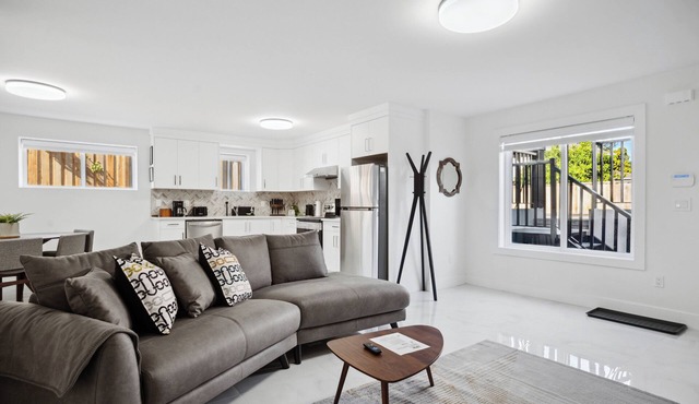 Bright New Modern 2BR/2BA Family Stay with A/C | Close to SFU and Brentwood