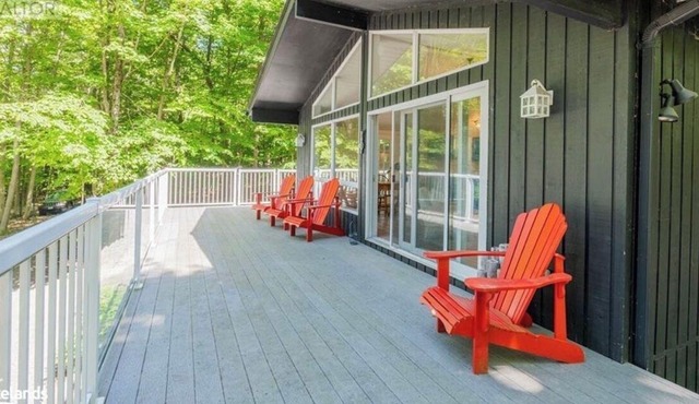 Bright Newly Renovated Cottage on Lake Rosseau, 5 mins from Port Carling