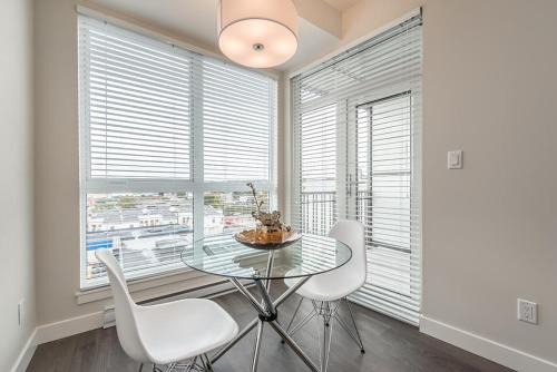 Bright Old Town Suite With City Views
