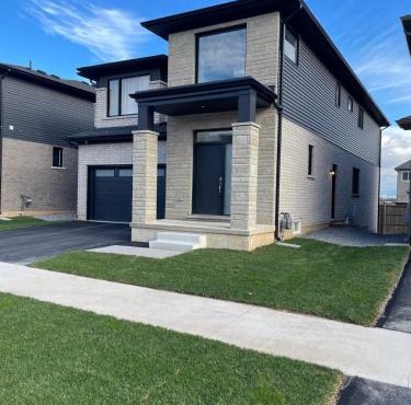 Bright Private 2BR Suite Near Niagara Falls Family-Friendly