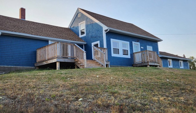 Bright, spacious Acadian Home with country views and in reach of Acadian Shores!