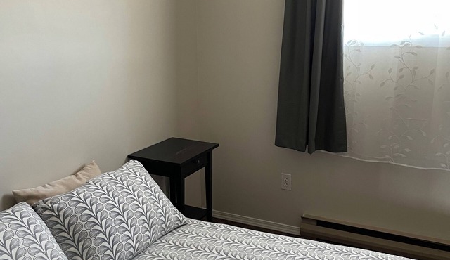 Bright Spacious - Near Recreation Centre and Hospital