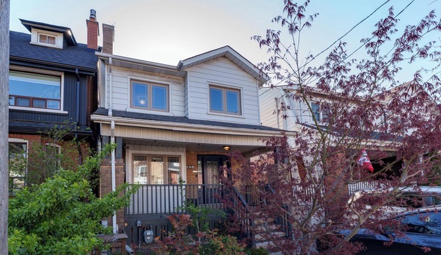 Bright & Stylish 3BR | Walk distance to Subway & High Park