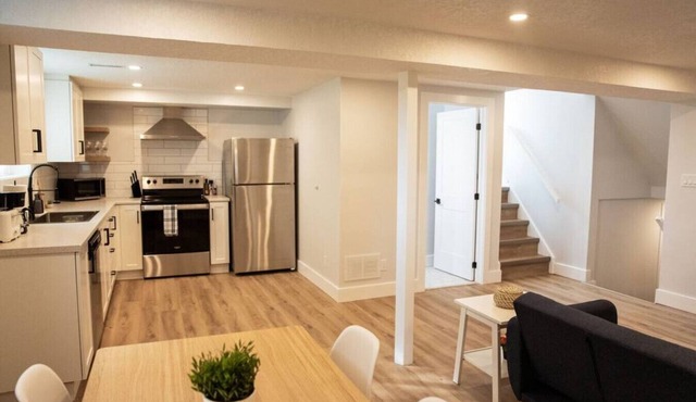 Broken Oak B · Designer Dream Suite-2 bed/1 bed in Forest Heights in Kitchener