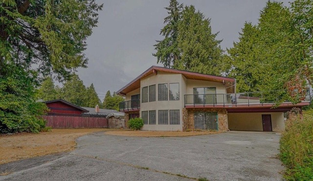 Bungalow close to beach, Tsawwassen Town Centre Mall, Victoria Ferry Terminal
