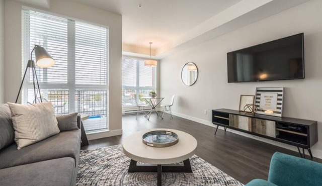 Modern Old Town Suite with Private Balcony