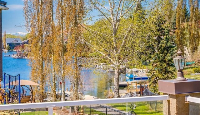 Calgary Lake House B&B