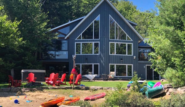 Camp David Beautiful five bedrooms Private beach