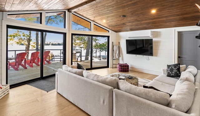 CAMP KAHSHE | Luxury Beachfront Muskoka Cottage Rental