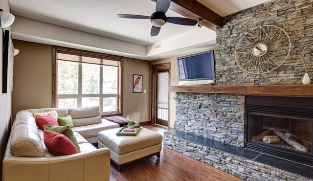 Canyon Ridge - Outdoor Hot Tub, Seasonal Pool - Stay for 3 nights/Pay for 2*