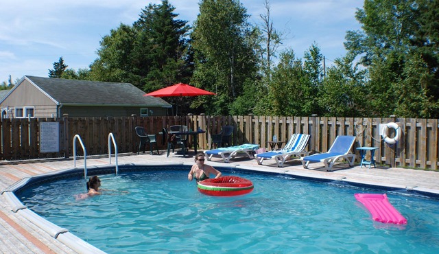 Cavendish Breeze Inn