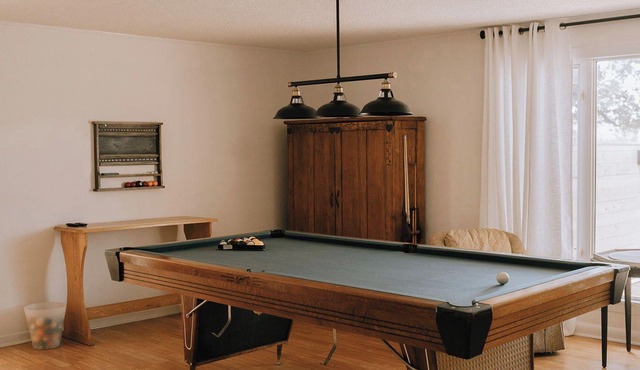 CC’s Cottage: Indoor Pool & 2 minutes to Sandbanks