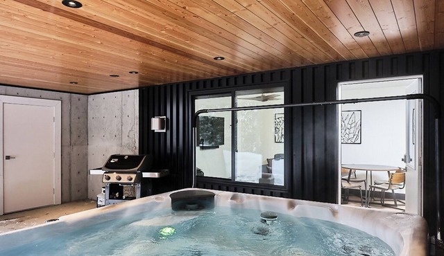 Cedar Nook: Cozy, Modern Retreat Minutes from Red Mountain Resort