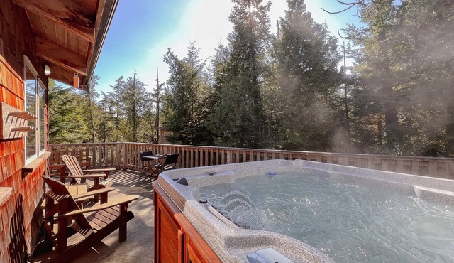 Cedar Sands-Cox Bay, Sauna, Hot Tub, Wood Fire Pit
