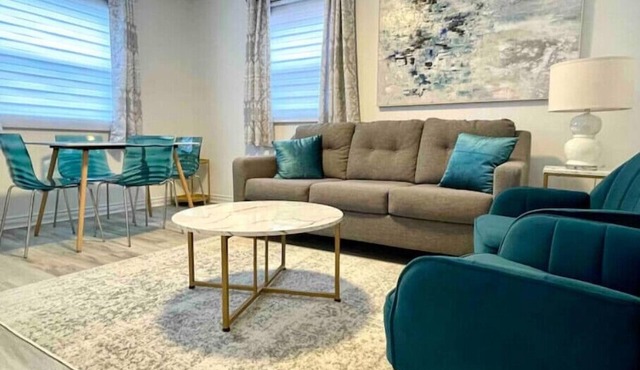 Center City with Recent Renos (King & Double Beds)